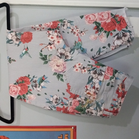 Vintage America Light Blue Floral & Hummingbird Print Boho Skinny Ankle Jeans - Picture 12 of 12